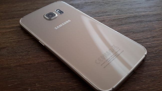 7 лучших флагманских смартфонов с поддержкой беспроводной зарядки